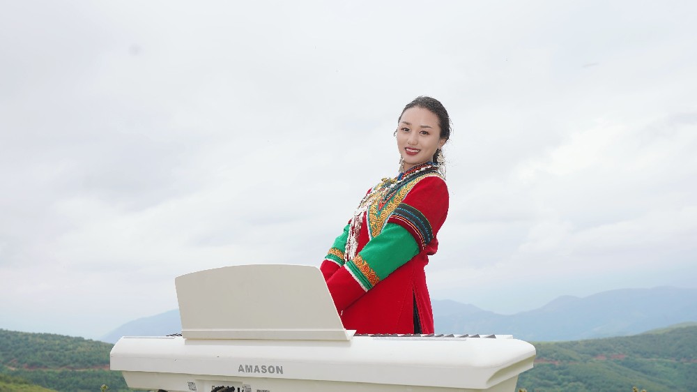 《跳舞》在灵山